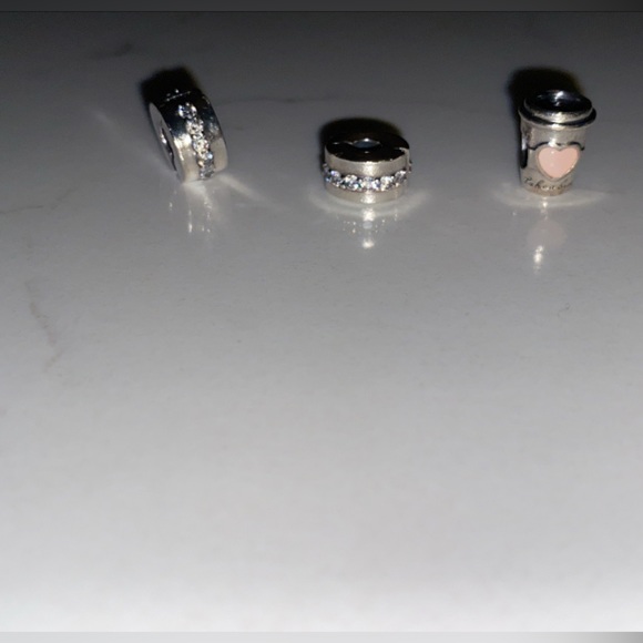 Hi there I’m selling a pandora bracelet that was given to me by an ex lol - Picture 3 of 5